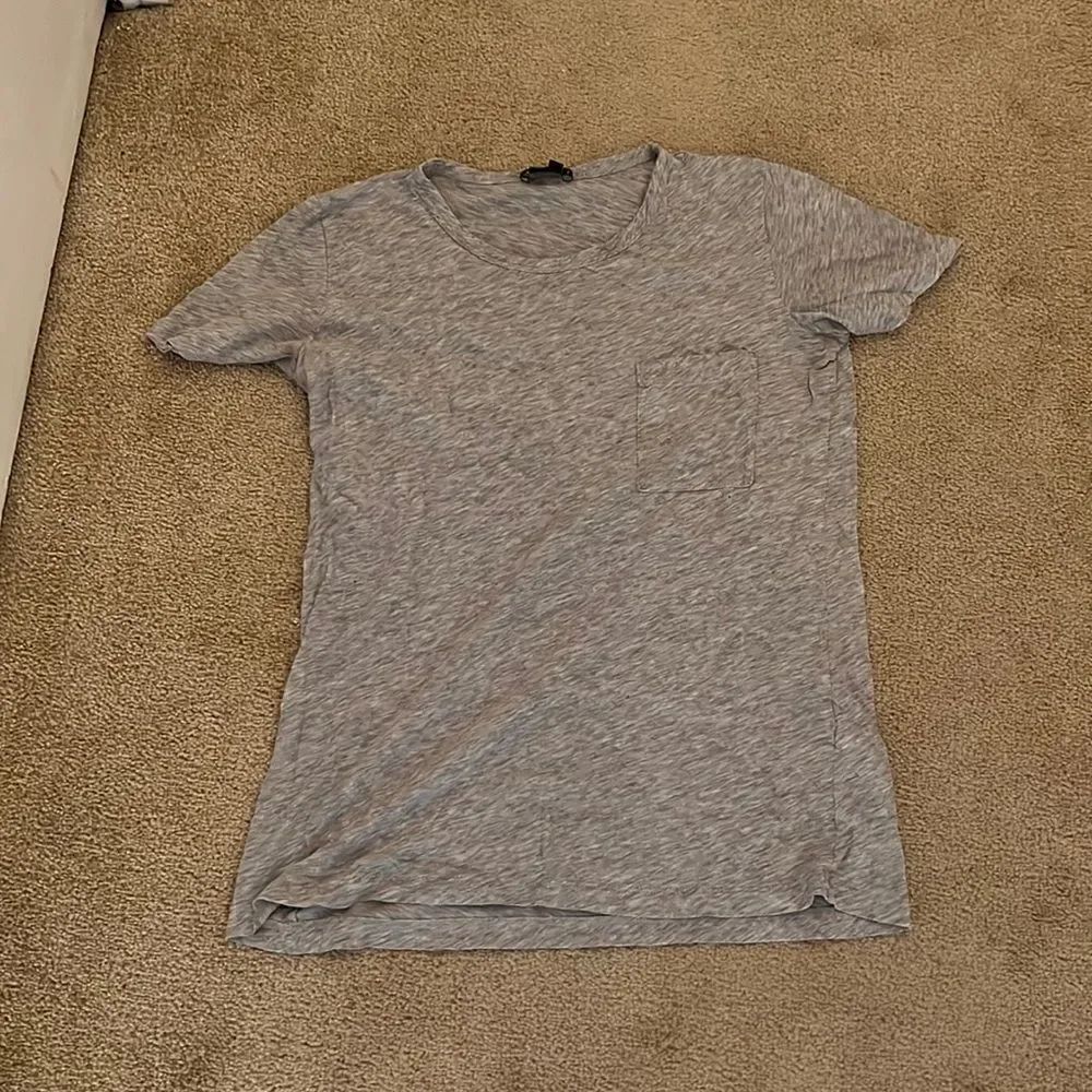 Theory Tee XS new. Grey